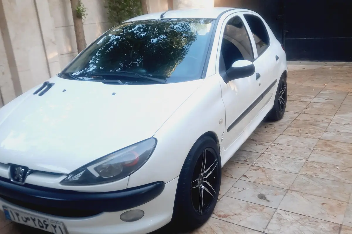 پژو،  206