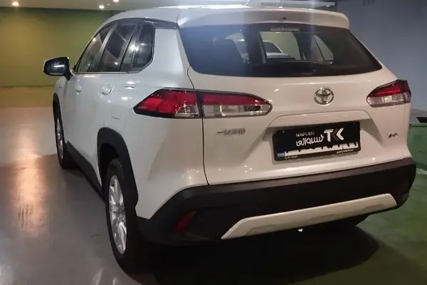 تویوتا، کرولا کراس هیبرید