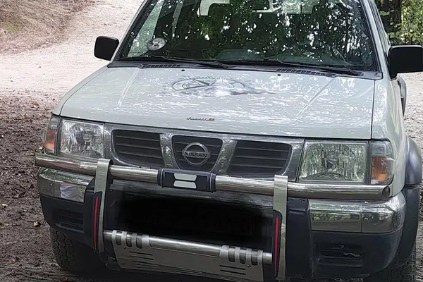 نیسان، پیکاپ دو کابین