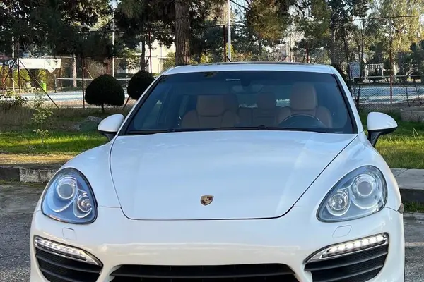 پورشه، کاین