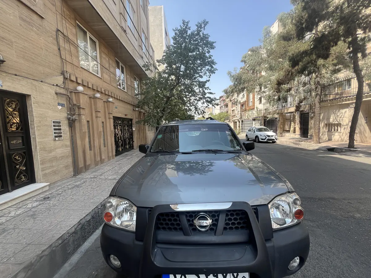 نیسان،  رونیز