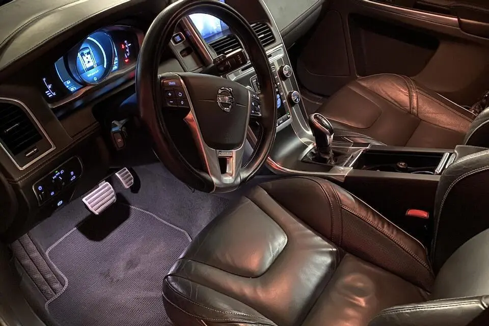 ولوو،  XC60