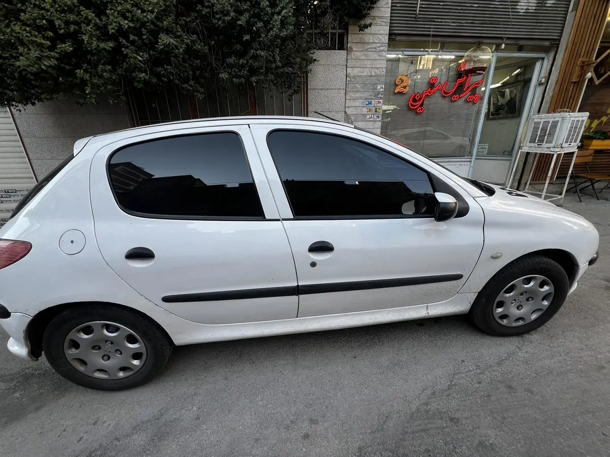 پژو،  206