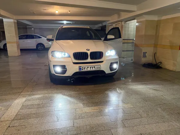ب ام و  X6