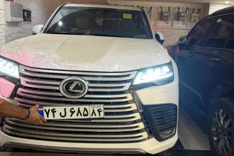 لکسوس، LX