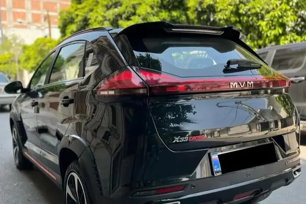 پیش فروش ام وی ام، X33 کراس