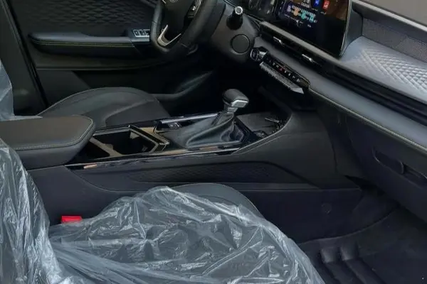 پیش فروش ام وی ام، X33 کراس