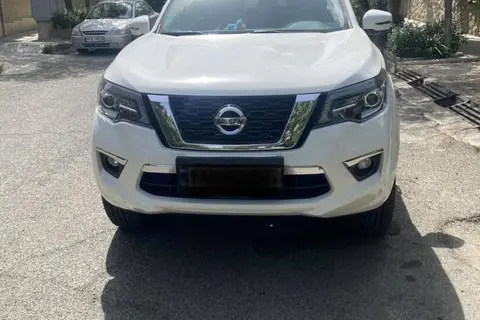نیسان، ترا