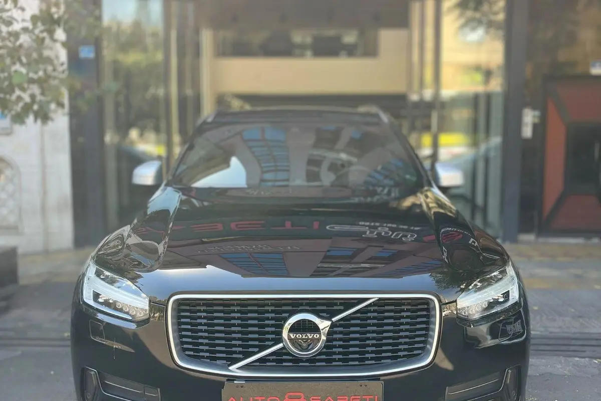 ولوو،  XC90