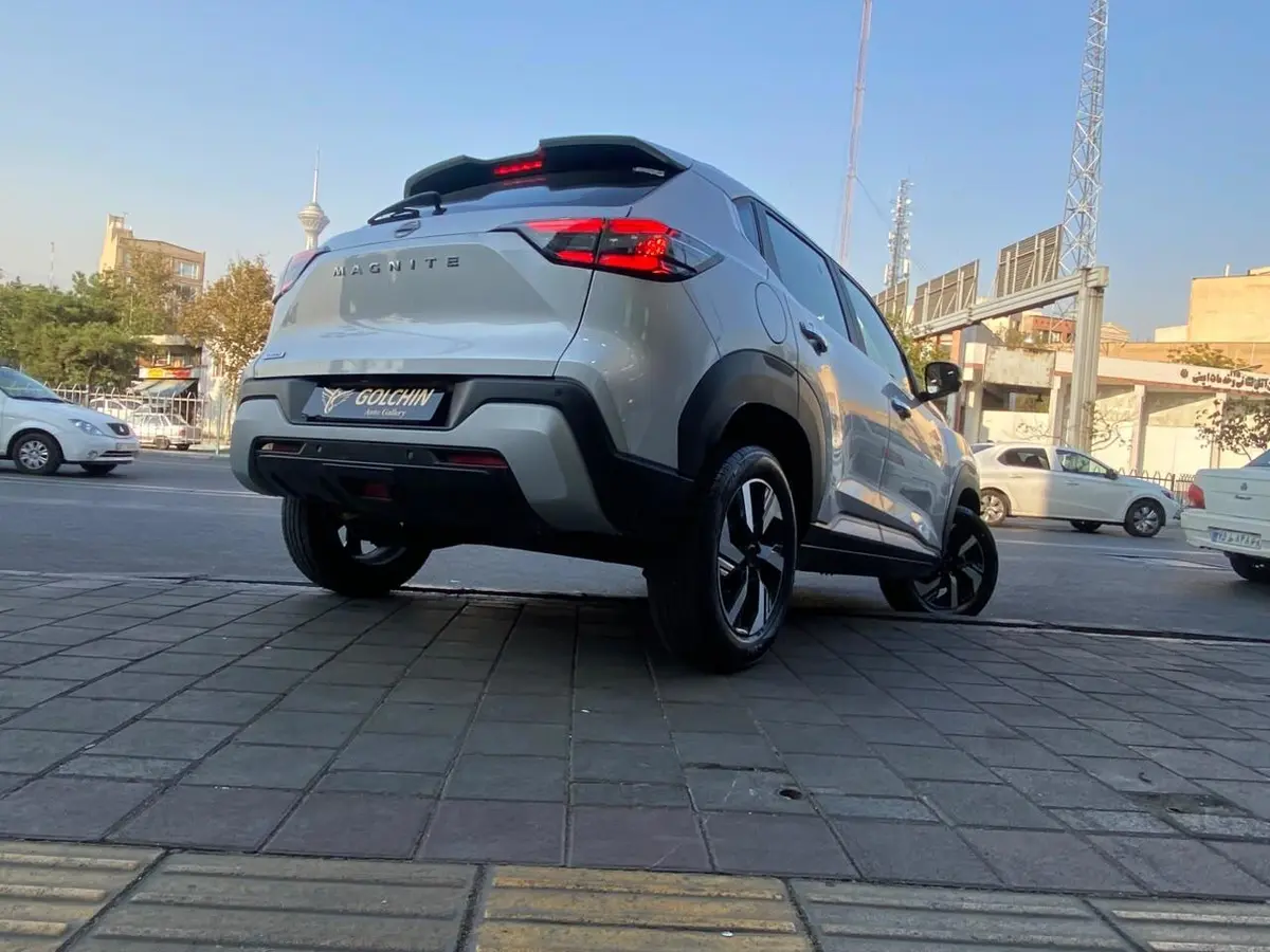 نیسان،  مگنایت