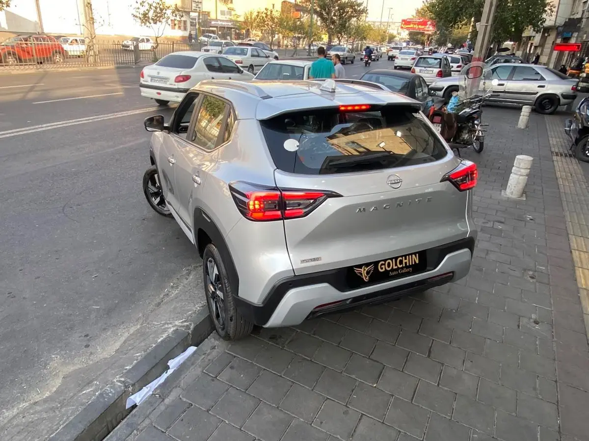 نیسان،  مگنایت