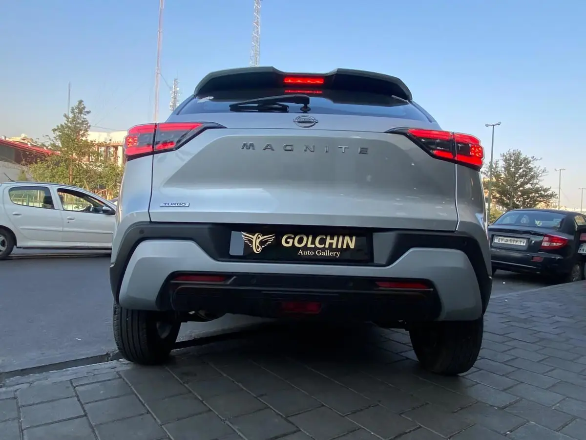 نیسان،  مگنایت