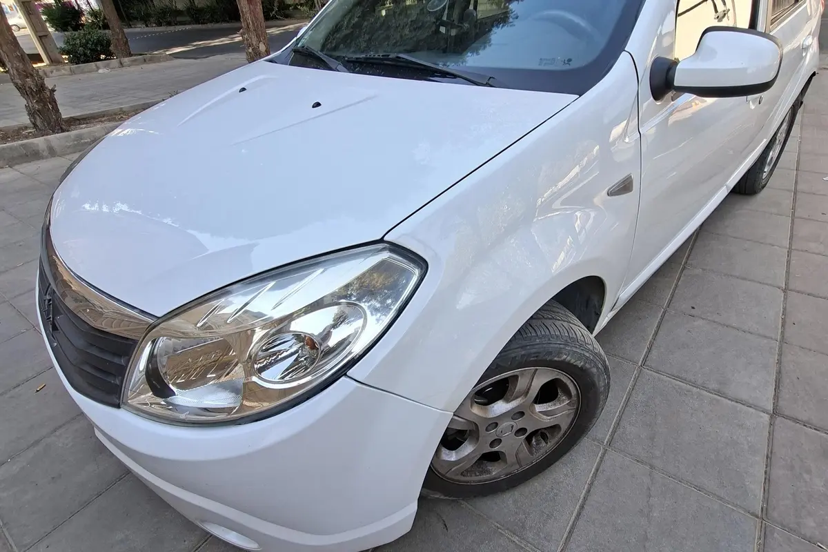 رنو،  ساندرو