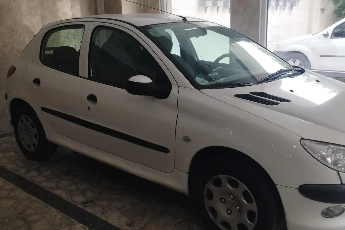پژو،  206