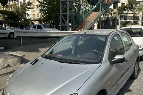 پژو، 206