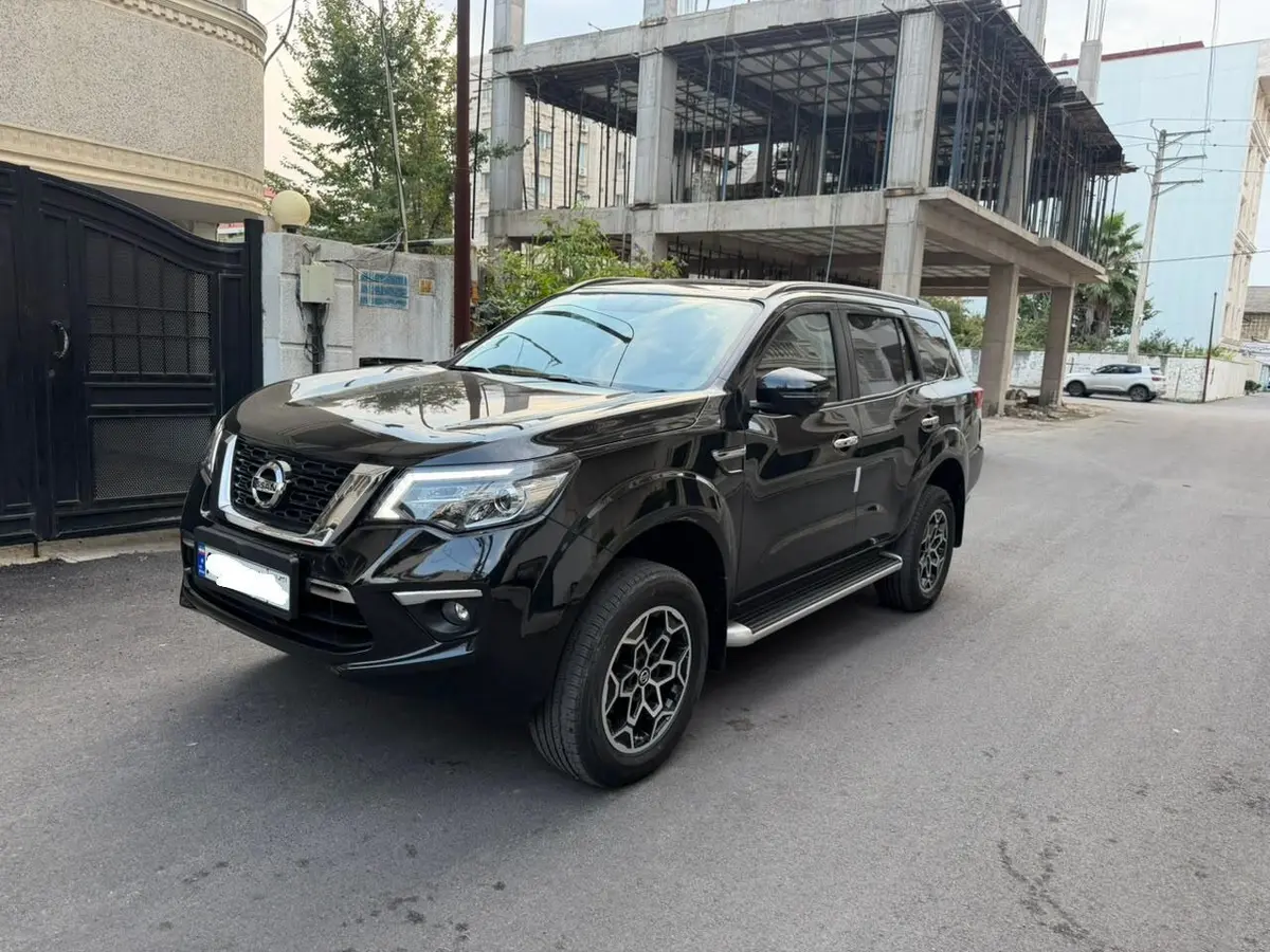 نیسان،  ترا