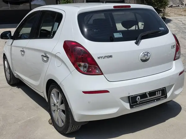 هیوندای  i20