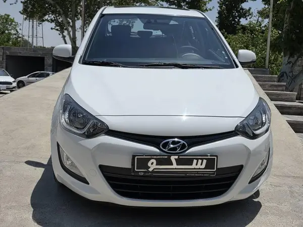 هیوندای  i20