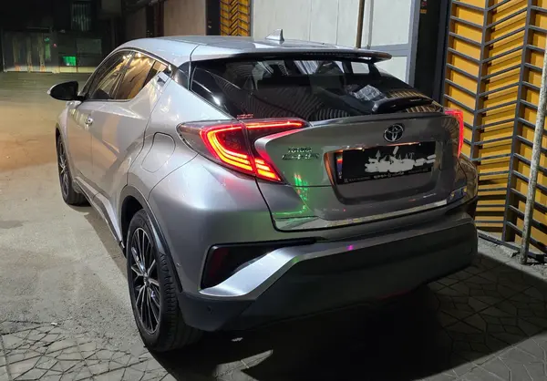 تویوتا، C-HR هیبرید