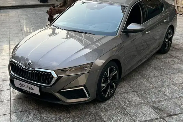 اشکودا، اوکتاویا پرو