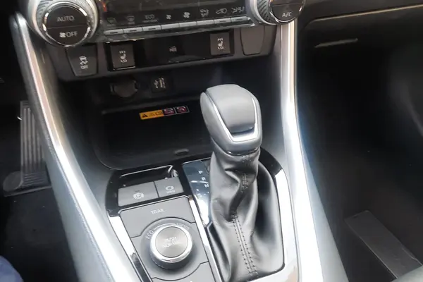 تویوتا، راوفور هیبرید