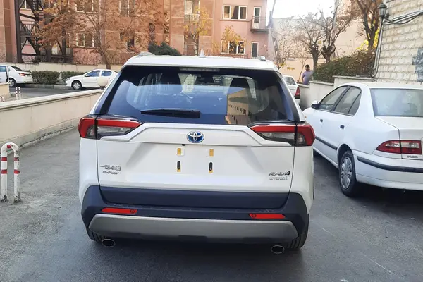 تویوتا، راوفور هیبرید