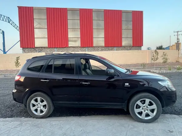 هولدن، گوناگون