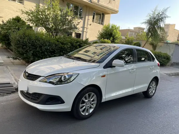 ام وی ام  315هاچ بک