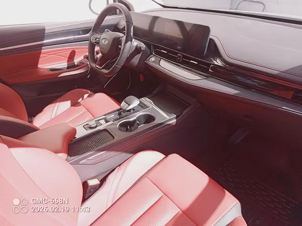 فونیکس، آریزو 6 جی تی (Z6 GT)