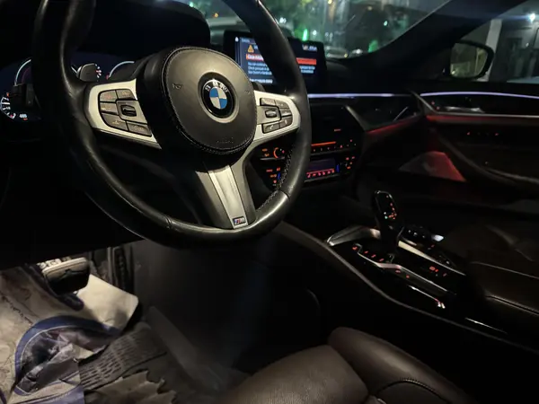 ب ام و، سری 5 سدان