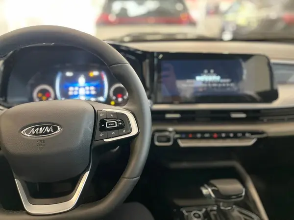 ام وی ام، X33 کراس