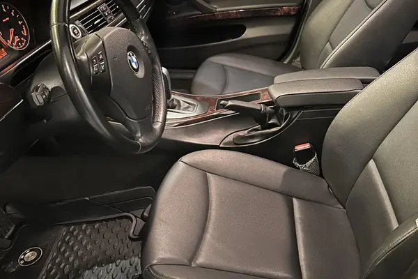 ب ام و، سری 3 سدان