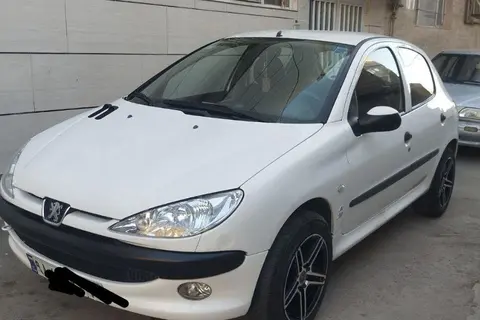 پژو، 206