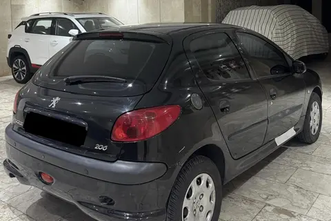 پژو، 206