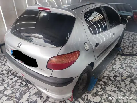 پژو، 206
