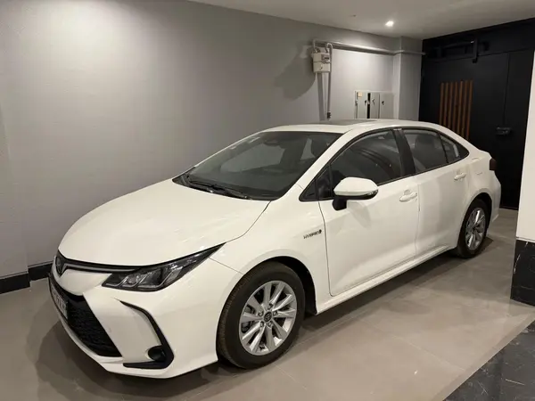 تویوتا، کرولا هیبرید