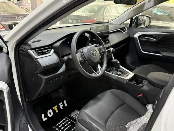 تویوتا، راوفور هیبرید