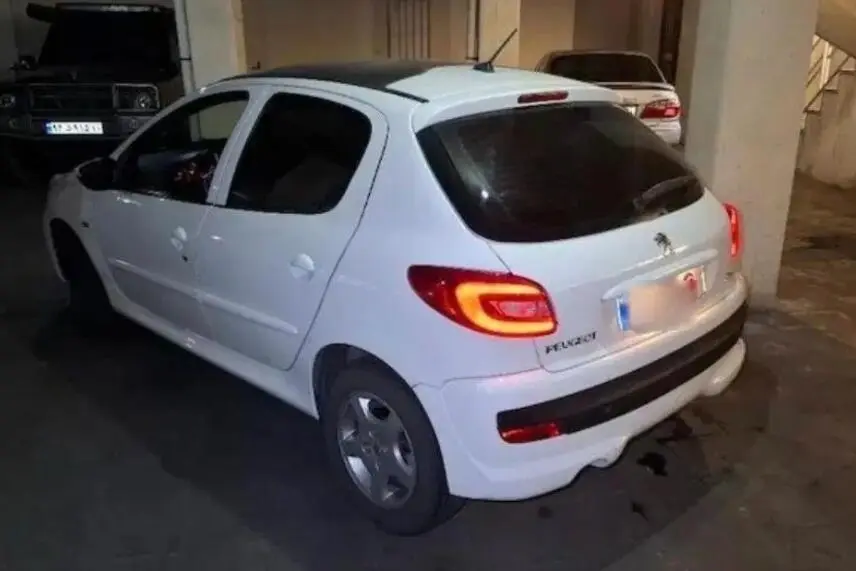 پژو،  207