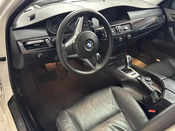 ب ام و، سری 5 سدان