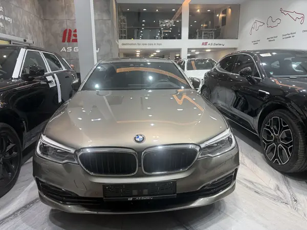 ب ام و، سری 5 سدان