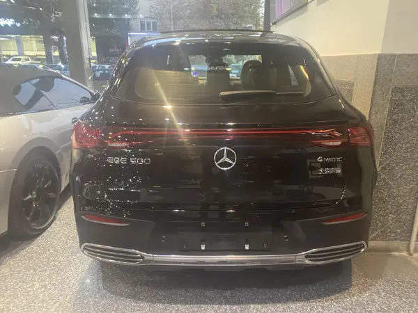 بنز، EQE SUV