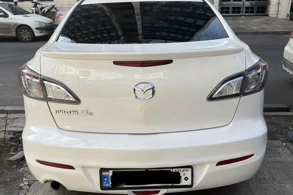 مزدا، 3 نیو صندوق دار