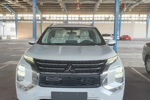 میتسوبیشی، اوتلندر