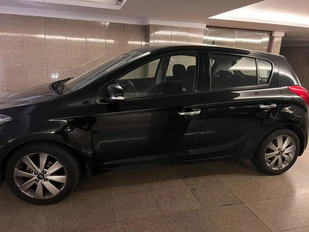 هیوندای  i20