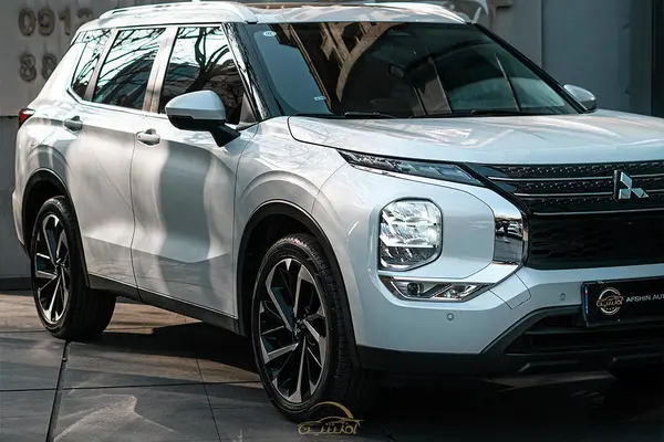 میتسوبیشی، اوتلندر