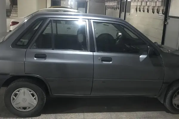 پراید، صندوق دار