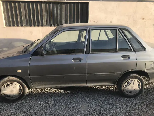 پراید، صندوق دار