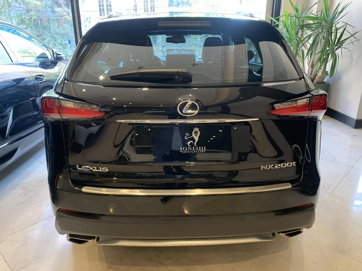 لکسوس،  NX