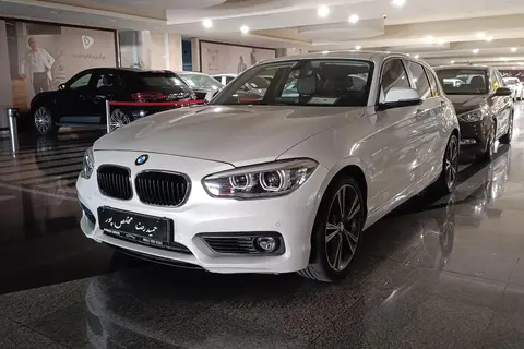 ب ام و، سری 1 هاچ بک