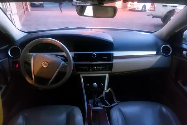 ام جی  550